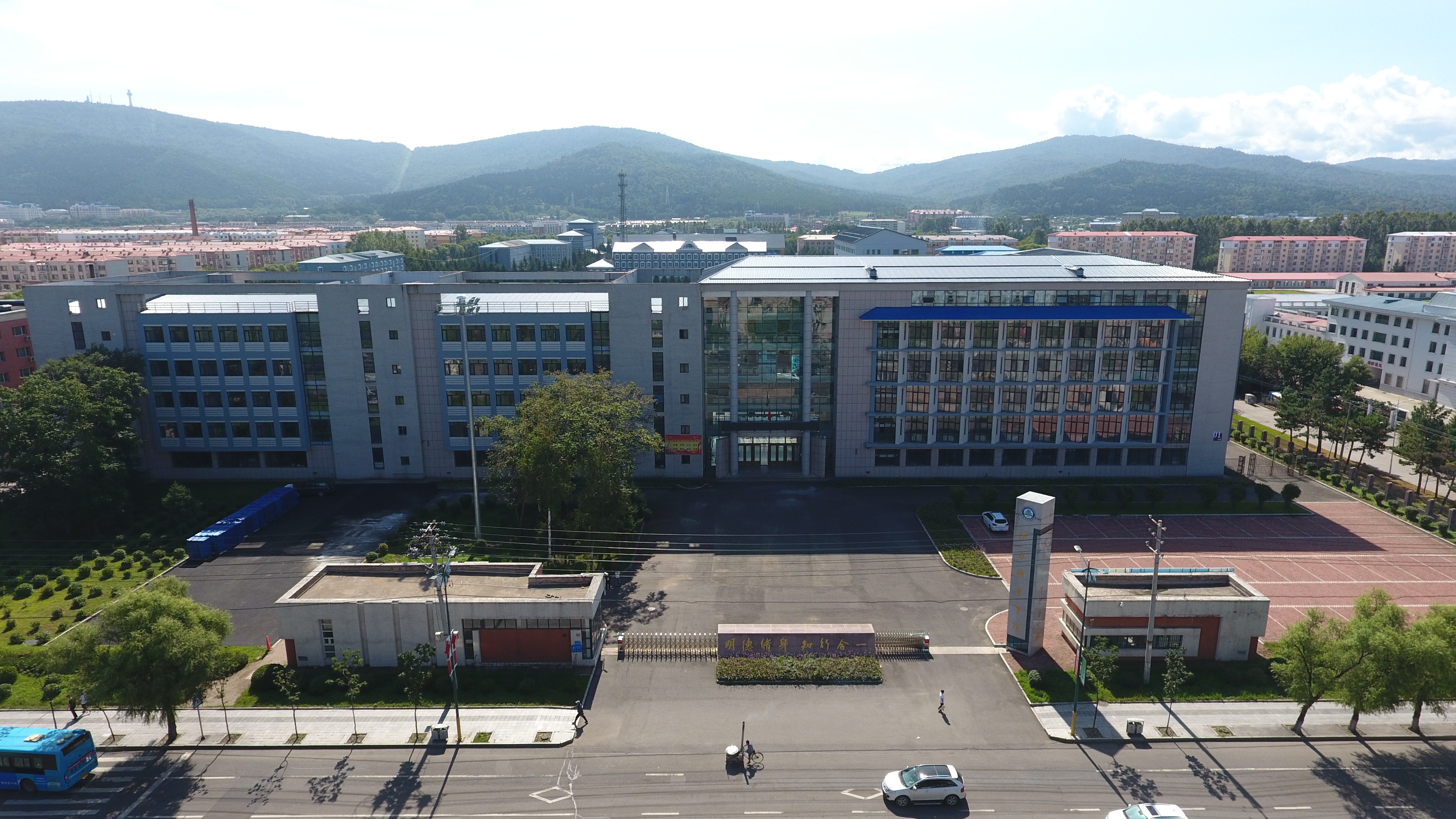 學(xué)校安裝空調(diào)節(jié)能控制器后有哪些變化？